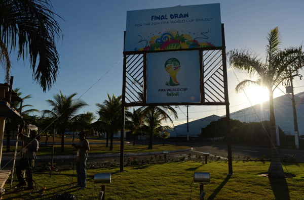 Todo listo para el sorteo del mundial de Brasil 2014!