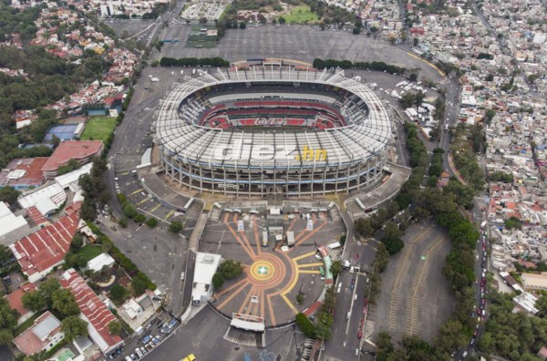 Fotos: Afición catracha llega en gran número al estadio Azteca para apoyar a Honduras ante México