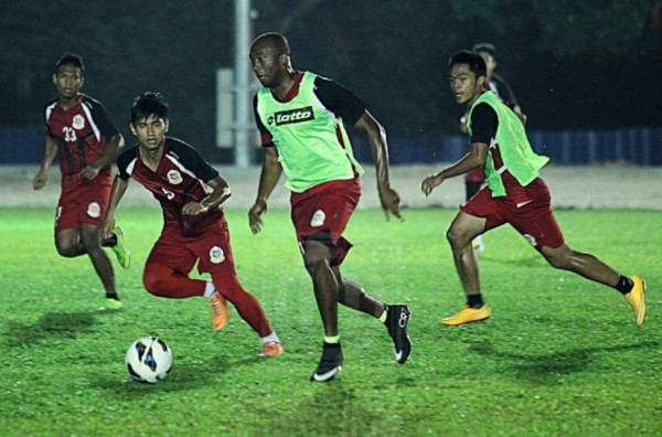 Bryan Róchez a punto de volver a descender: Pavón, Suazo, Choco... ¡Hondureños que han descendido en el fútbol de élite!