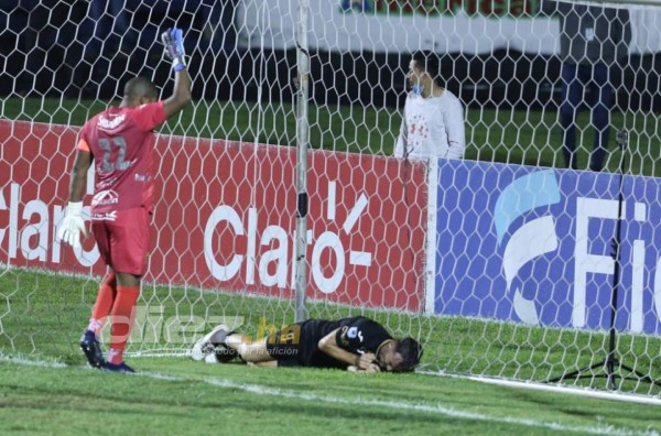 No lo viste en TV: La 'barbie' que apoyó a Real España, el duro lamento de Klusener y así captaron al Bolillo Gómez