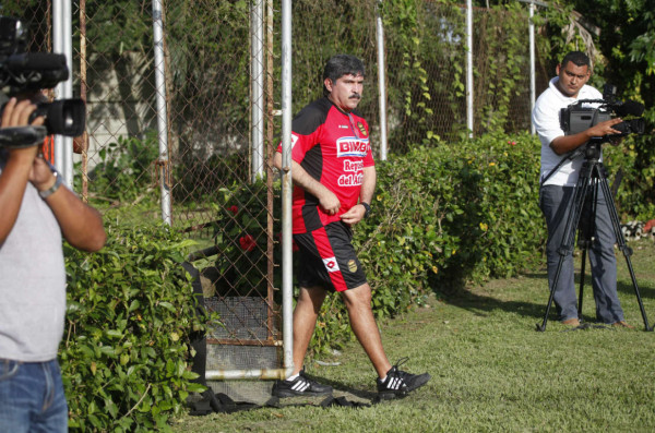 Presentan a Pepe Treviño y realiza su primer entrenamiento con Real España.