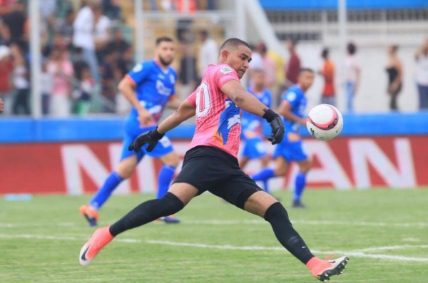 Fichajes: Pedro Troglio anuncia su futuro en Olimpia y hay tres bajas en Real España