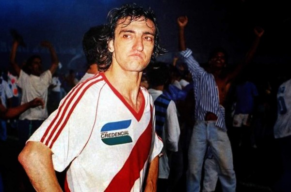 ¿Traidores? Los futbolistas que defendieron la camiseta de Boca y River en la historia