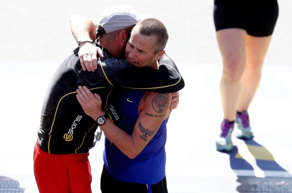 Boston vuelve a correr su maratón un año después de los atentados