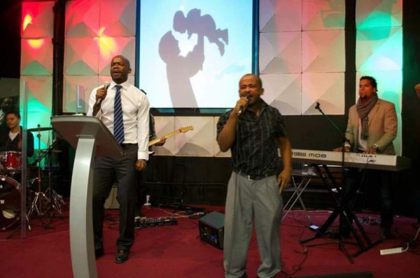 Pastores y sacerdote: Los futbolistas hondureños que entregaron su vida a Dios