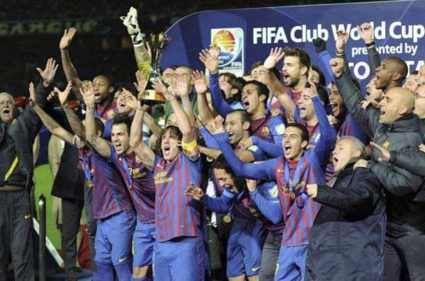 Las mejores 15 fotos inolvidables de Xavi Hernández en el Barcelona