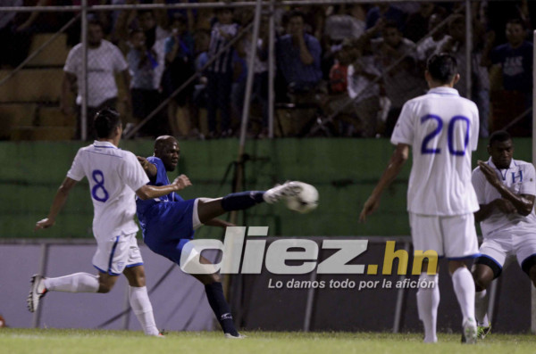 'El Rey' David se retiró del fútbol en un partido en el Morazán.