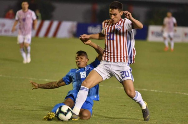 Jorge Álvarez y Michael Chirinos de titulares: El 11 confirmado de Honduras ante Curazao