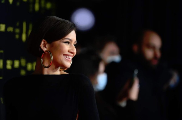 ¿¡Spiderman!? La curiosa alfombra roja del Balón de Oro 2021: el gesto de Mbappé y el jugador que llegó con su madre