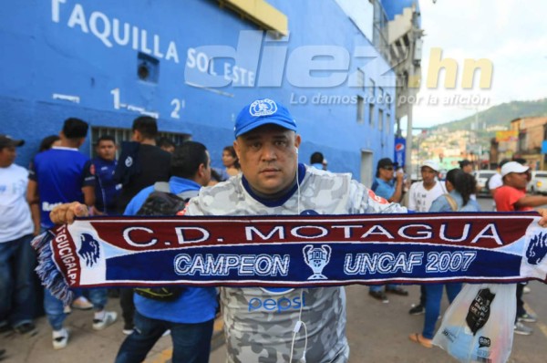 ¡Ambientazo! Así viven los aficionados de Motagua la previa ante Herediano