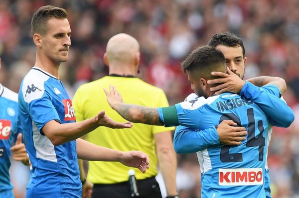 ¡Napoli vapulea al Liverpool, campeón de Champions, en un amistoso!