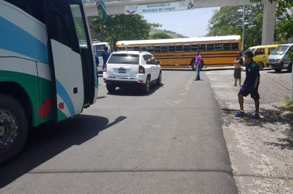 Juticalpa, varado en Langue, Valle, por las tomas en la carretera