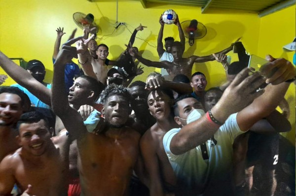 Lágrimas de dolor, abrazos, júbilo y debuts de jóvenes en el cierre de la Jornada 14 en Honduras