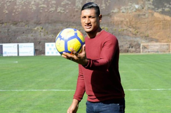 Bryan Acosta: 'Si llega una oferta de primera decidiremos todos”