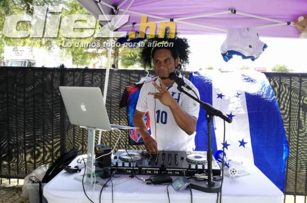 ¿Quién es la rubia? Belleza y fervor previo al Honduras-Canadá