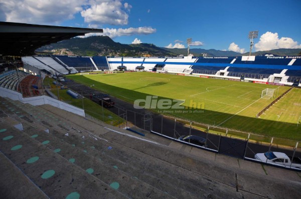 Ni con maquillaje luce bien el estadio Nacional: Agujeros en las graderías, engramillado dañado y láminas como 'adornos'