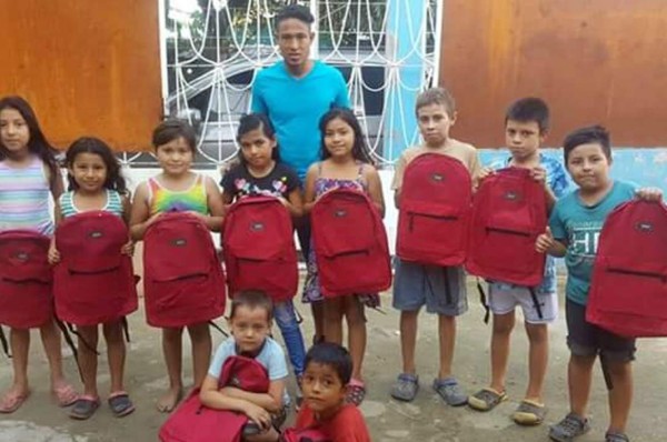 El gran gesto de Christian Altamirano con los niños pobres de su colonia