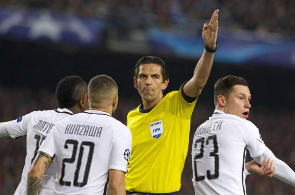 Árbitro Deniz Aytekin a jugadores del PSG: 'Fuck you”