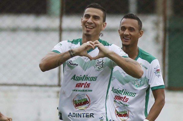 Defensa colombiano Juan Bolaños es la tercera baja de Platense