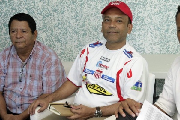 Asamblea del Vida no acepta la renuncia de presidente José Galdámez