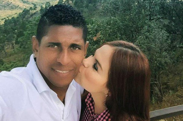 Carlo Costly y su esposa Tita Torres se lucen dominando el balón