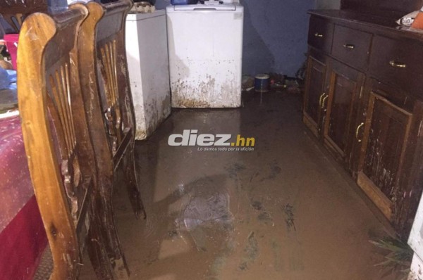 Huracán Eta le inunda la casa a jugador del Vida en la ciudad de La Ceiba