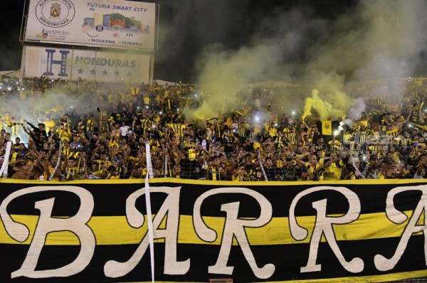 Barras de Olimpia y Real España dieron el ejemplo en tres partidos en el Olímpico