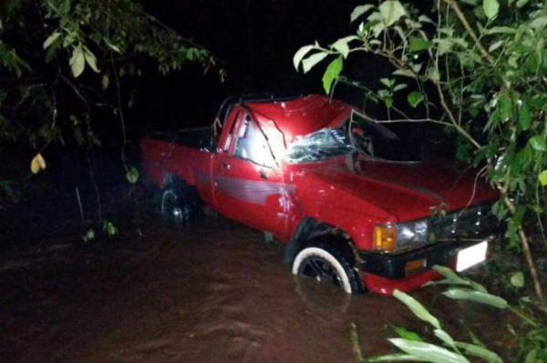 Futbolista es arrastrado por río en Santa Bárbara y se encuentra desaparecido
