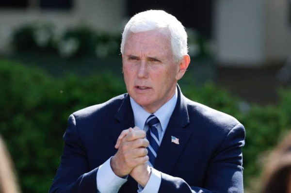 Vicepresidente de EEUU no cumple cuarentena por coronavirus, según portavoz