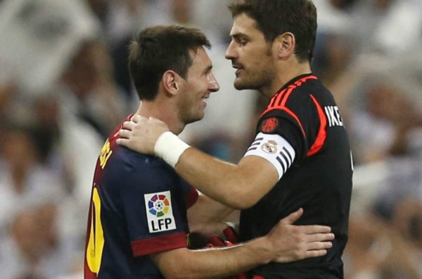 Tremenda broma de Iker Casillas con el doble de Messi
