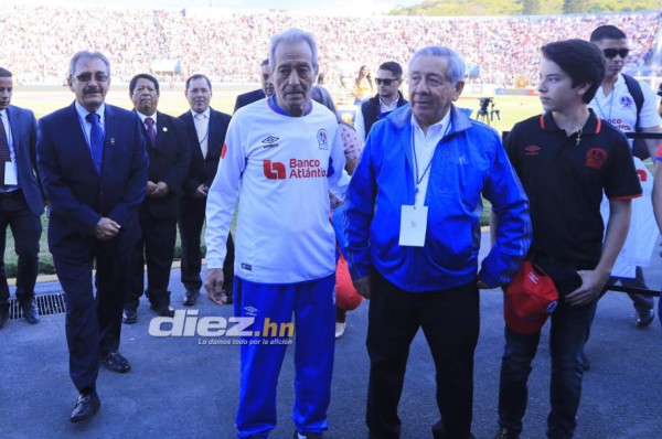 El reconocimiento de Olimpia a su goleador de antaño Jorge 'El Indio' Urquía&nbsp;&nbsp;