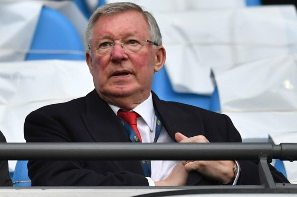 Alex Ferguson puede sentarse y hablar con su familia, informa prensa inglesa