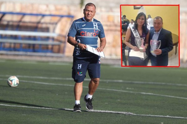 Entrenador Carlos Tábora galardonado como 'Hijo Distinguido' en Olanchito