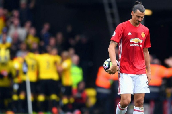 Ibrahimovic asegura que 'probablemente' continúe otro año en el United