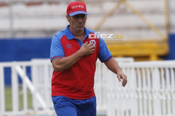 FOTOS: La tristeza de Ferrari y la charla de Beckeles con el preparador físico