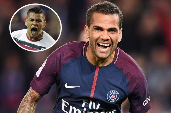 Dani Alves estuvo cerca de fichar por el Liverpool en 2006