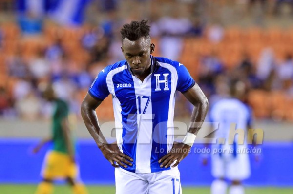 Honduras vuelve a dar pena y queda al borde del abismo en la Copa Oro