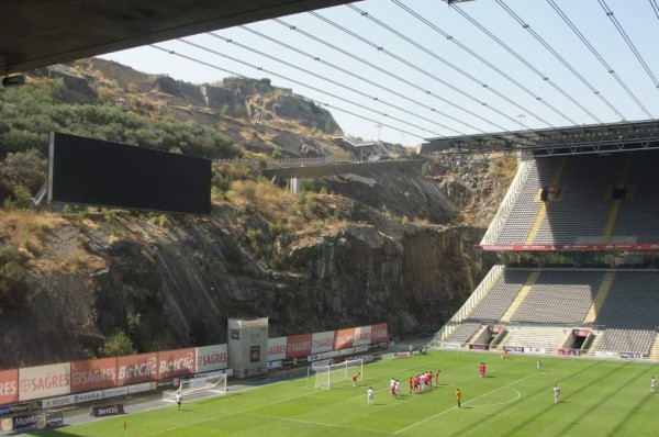 Los estadios más feos del Mundo, llamativos recintos deportivos