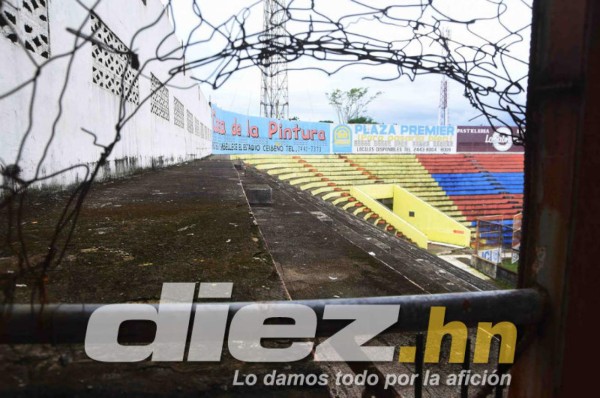 EN FOTOS: Abandonado y viejo, así luce el triste estadio de La Ceiba