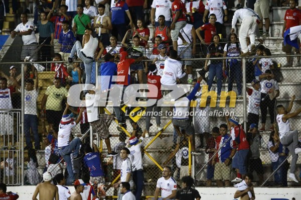 NO SE VIO: Invasión de olimpistas, celebración a lo CR7 y jugador con doble quebradura