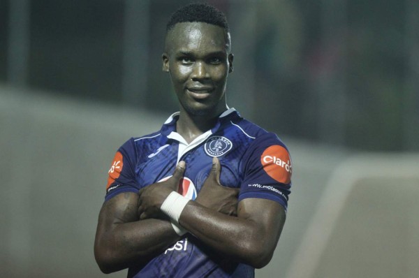 Ponen plazo para el traspaso de Rubilio Castillo al Saprissa de Costa Rica