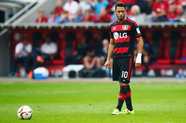 Calhanoglu: ''Jugaré en el Chelsea la próxima temporada''