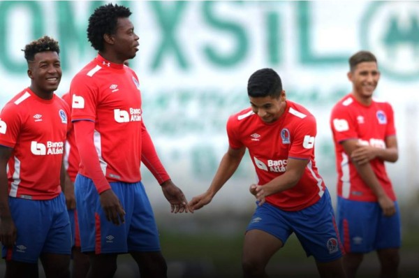 El equipo de lujo que se arma con los descartes de Keosseián en el Olimpia