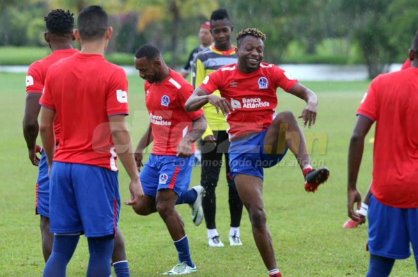 Olimpia arranca pretemporada con nuevos jugadores y varias ausencias