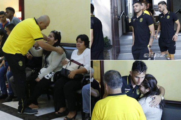 Jugadores y cuerpo técnico de Real España se solidarizan y llegan a velatorio de Karl Roland