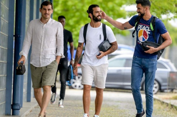 Iker Casillas no piensa en el retiro y acude al inicio de pretemporada del Oporto tras su infarto