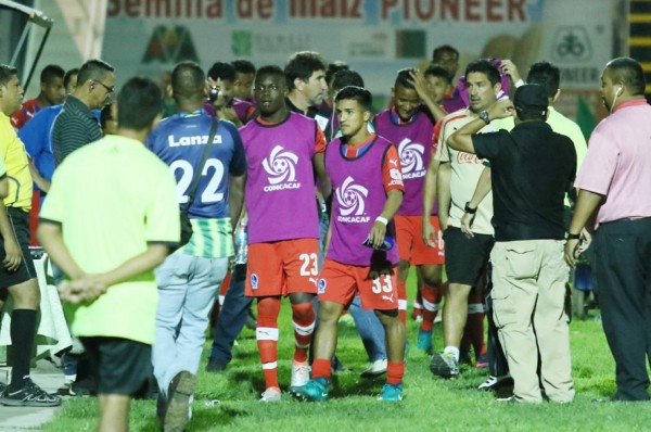 Olimpia se retiró del juego en Juticalpa, pero luego se retractó