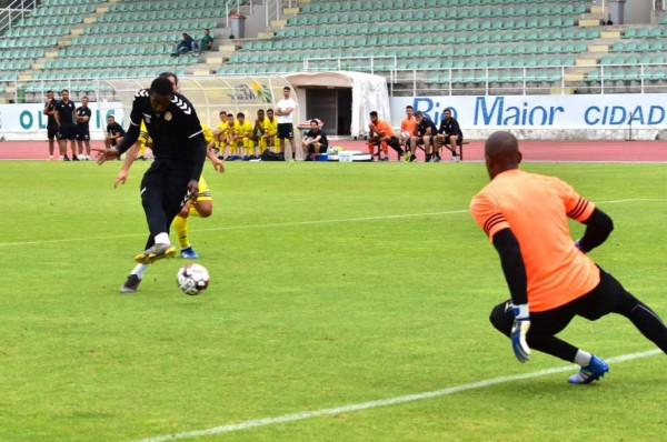 Bryan Róchez anota en el arranque de la pretemporada con el CD Nacional