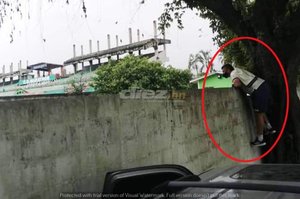 ¡No se vio en TV! Respeto total de excompañeros a Emilio Izaguirre, Diego en el muro y Garrido da el susto