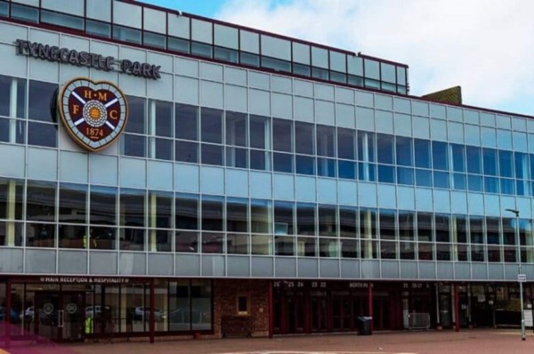 Club escocés pide a sus jugadores rebaja salarial del 50% por coronavirus